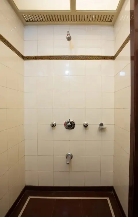 Тхане: Dwaraka Residency