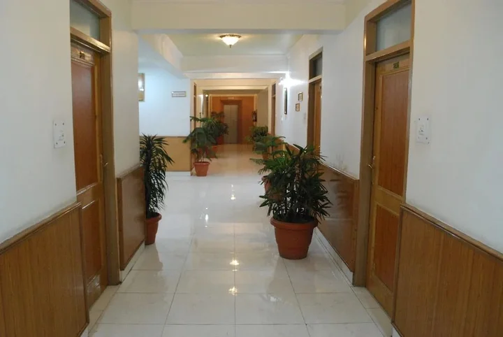 Шринагар: Holiday Plaza