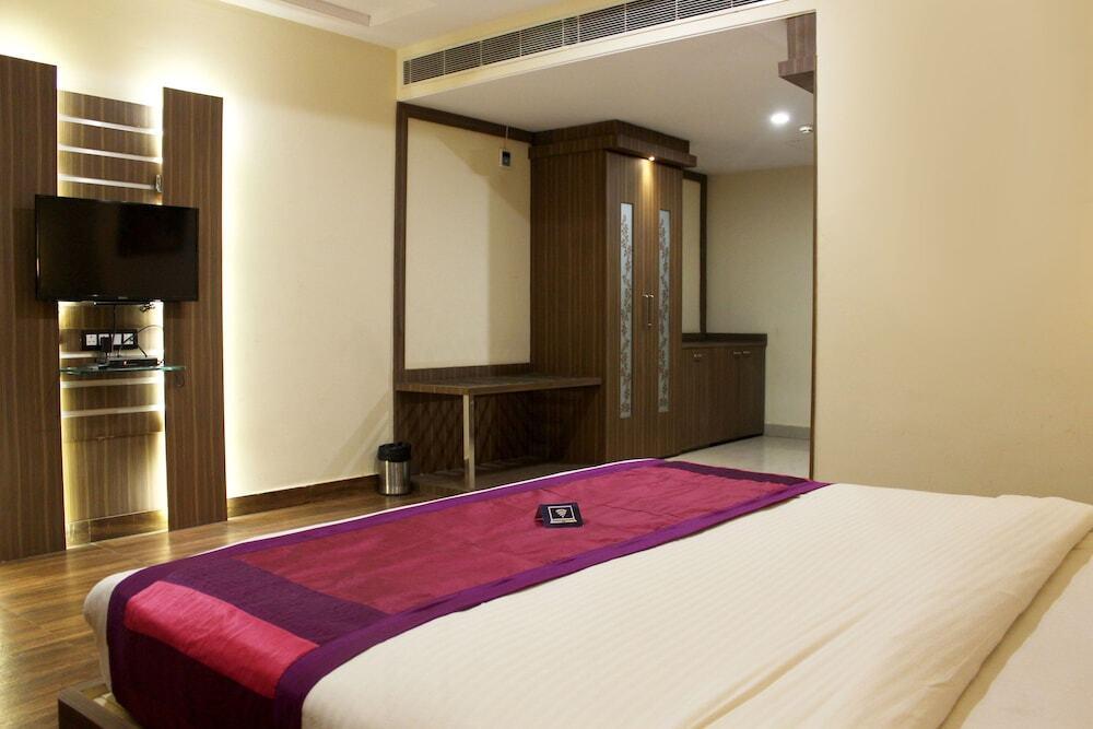 Варанаси: Capital O 4010 Puja Residency