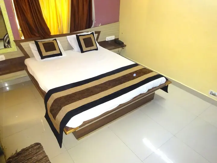 Дварка: Hotel Raj Palace by Sky Stays