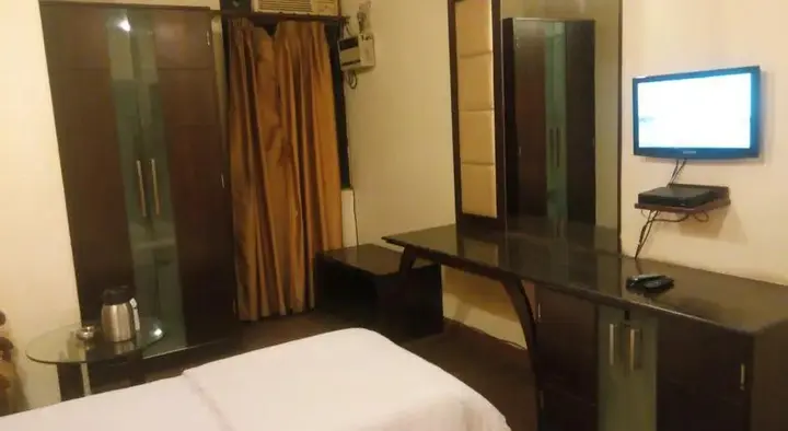 Нью-Дели: Hotel Surya Palace