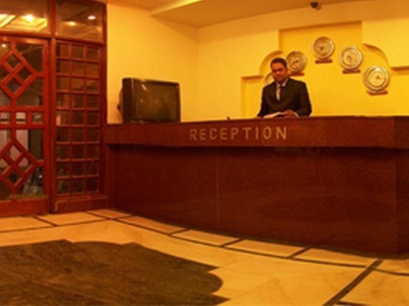 Нью-Дели: Hotel Surya Palace
