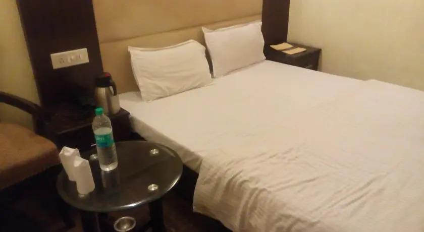 Нью-Дели: Hotel Surya Palace