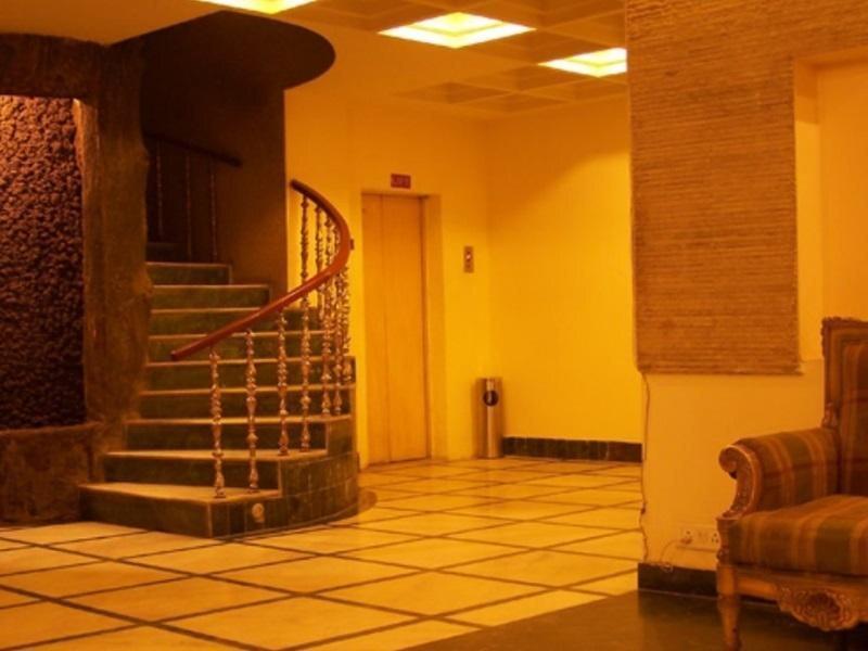 Нью-Дели: Hotel Surya Palace