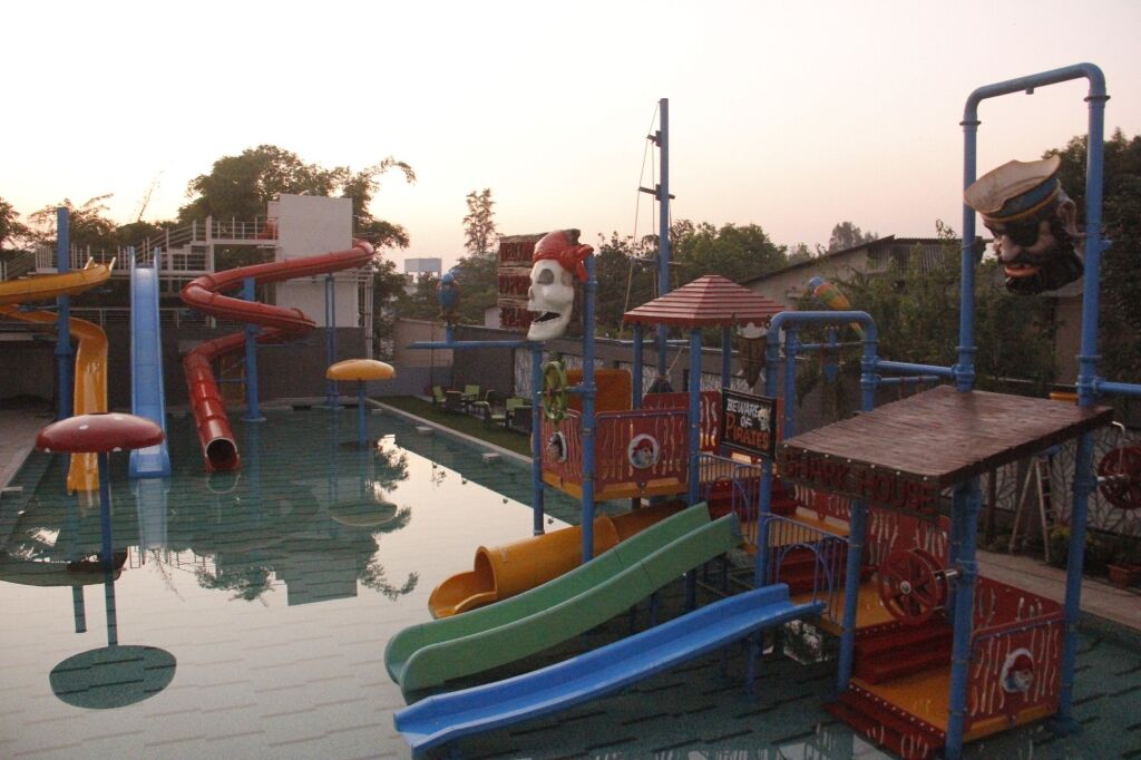 Лонавала: Meritas Picaddle Resort - Lonavala