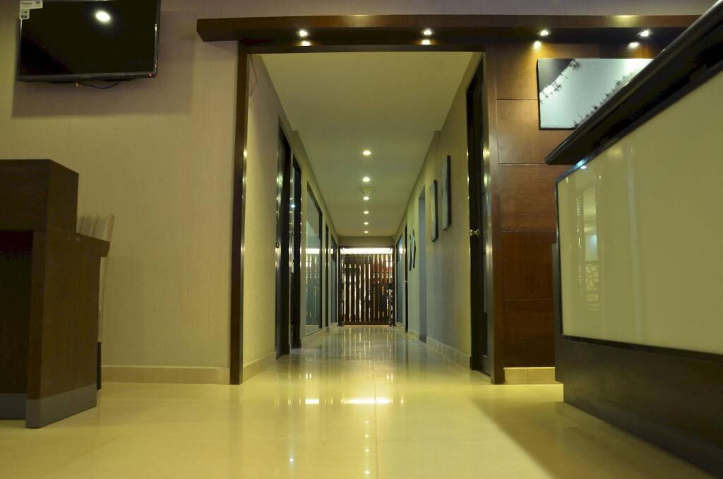 Ченнаи: FabHotel Santhome Inn