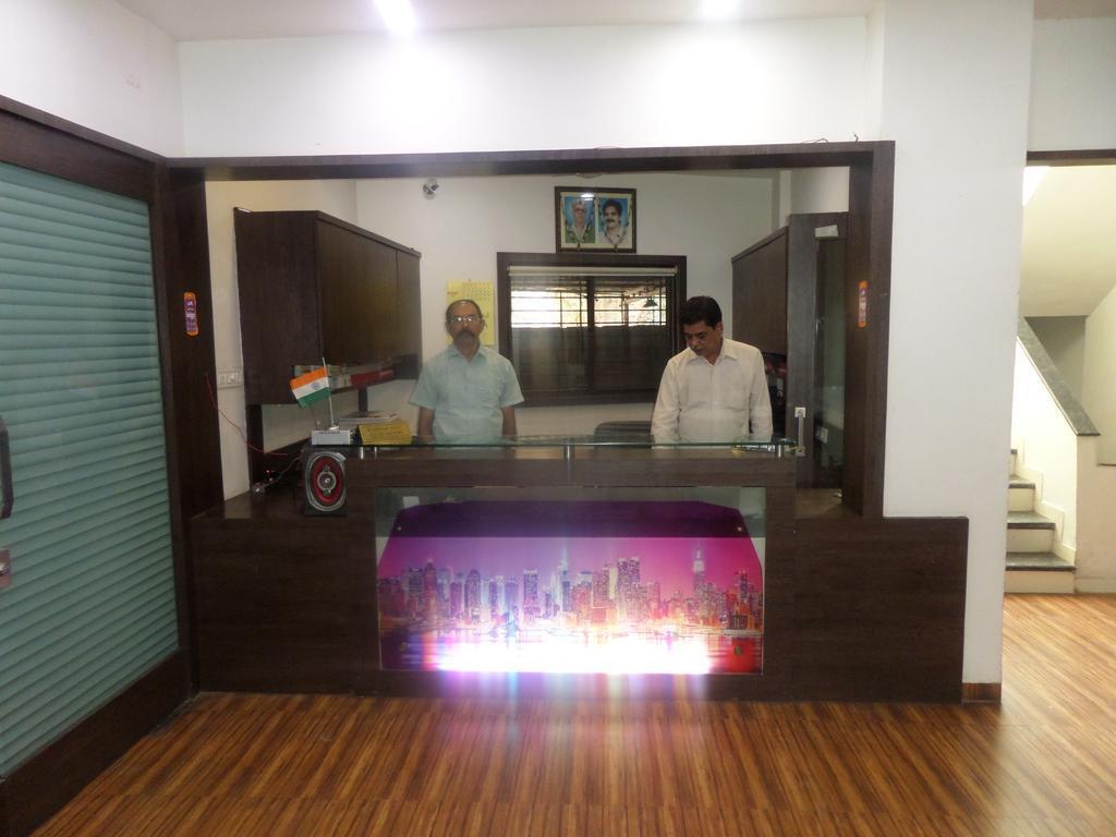 Нашик: Hotel New Punjab