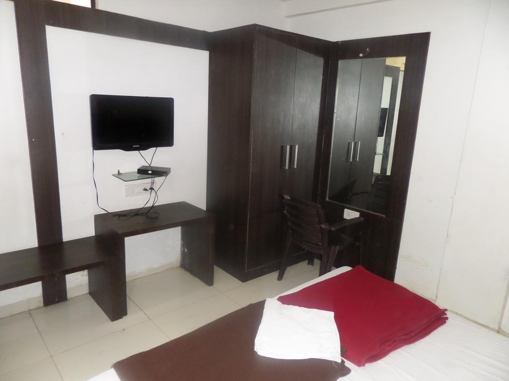 Нашик: Hotel New Punjab