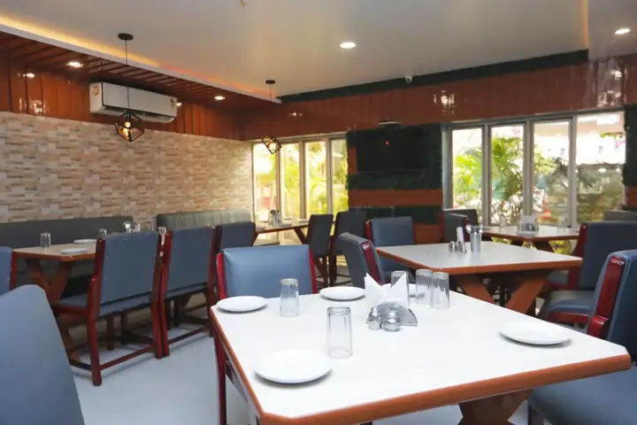 Катихар: Hotel Satkar