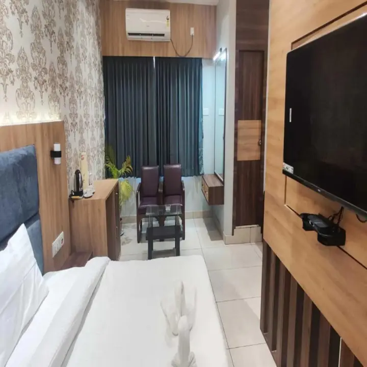 Катихар: Hotel Satkar