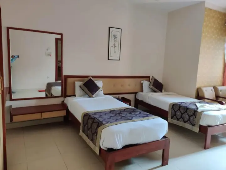 Катихар: Hotel Satkar