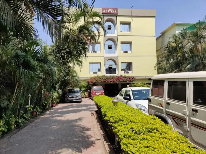 Катихар: Hotel Satkar