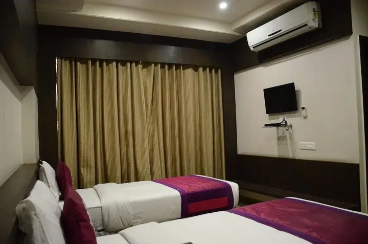 Нашик: Hotel Sai Vijay