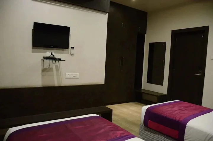 Нашик: Hotel Sai Vijay