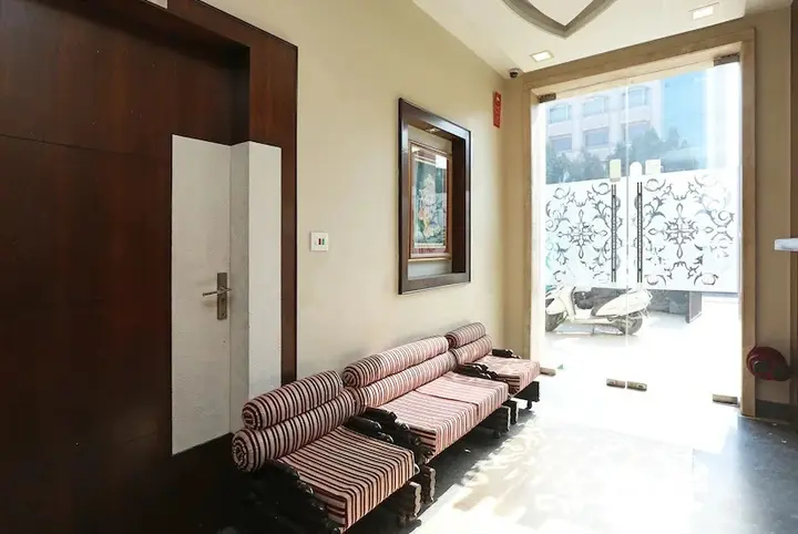Матхура: Hotel Heera Continental