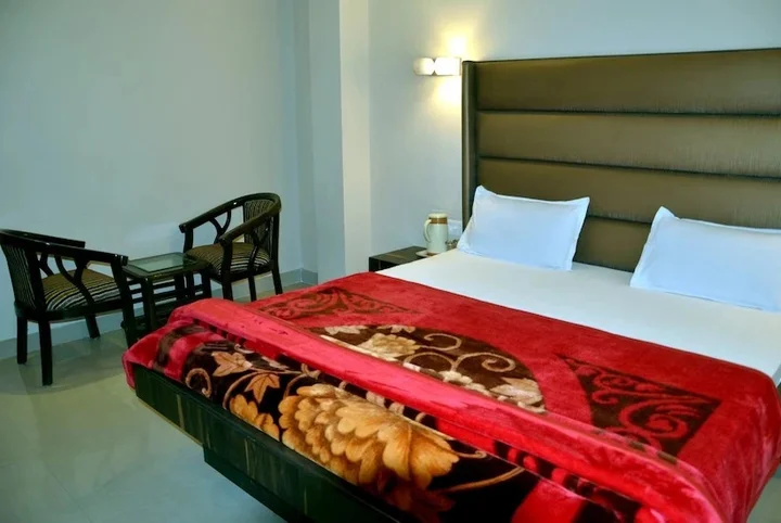 Матхура: Hotel Heera Continental