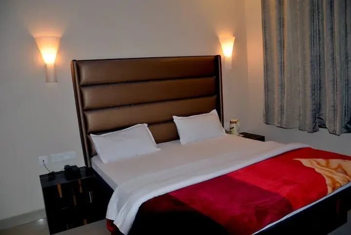 Матхура: Hotel Heera Continental