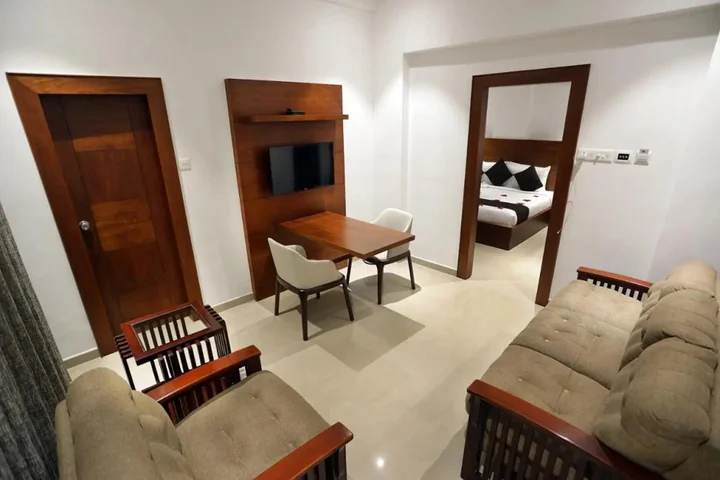 Коттаям: Iswarya Residency