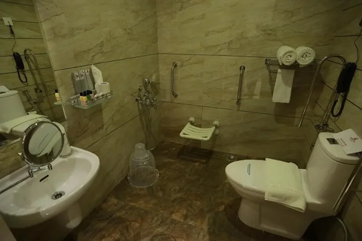 Коттаям: Iswarya Residency