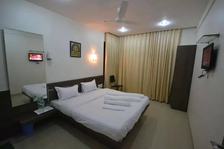 Ширди: Hotel Sai Sakha
