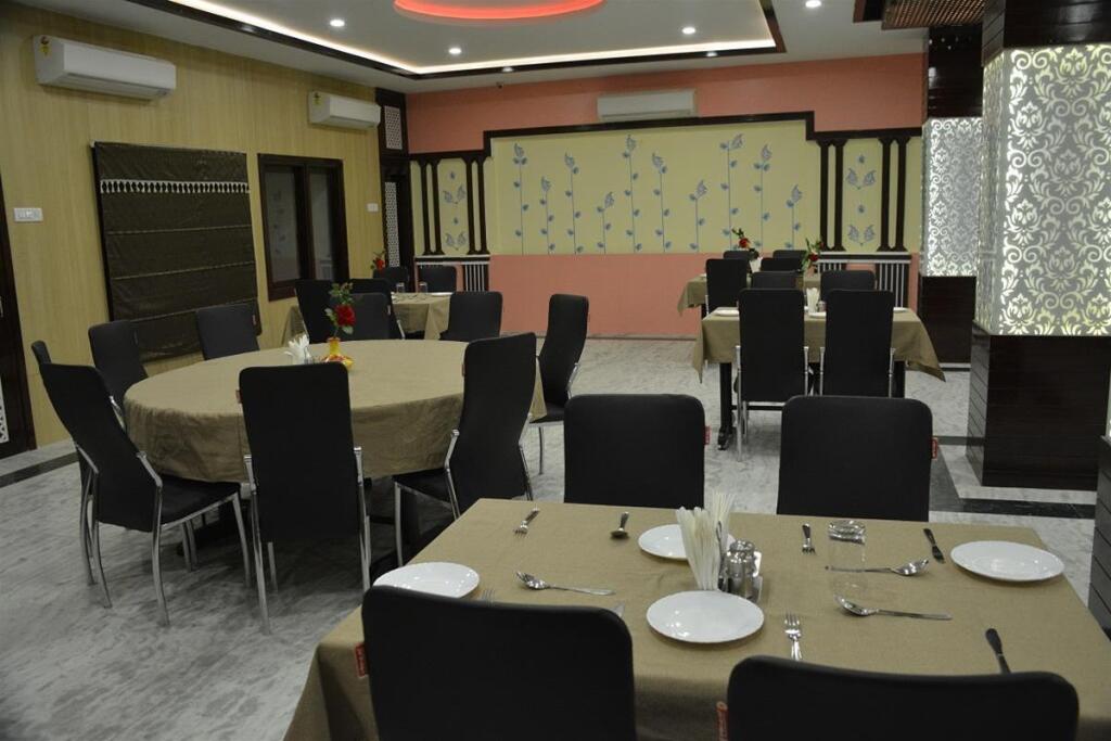 Варанаси: Hotel Raameshvaram Vatika