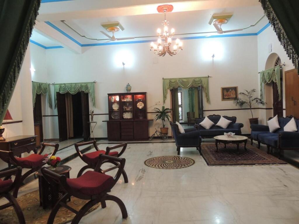 Праяградж: Kunjpur Guest House