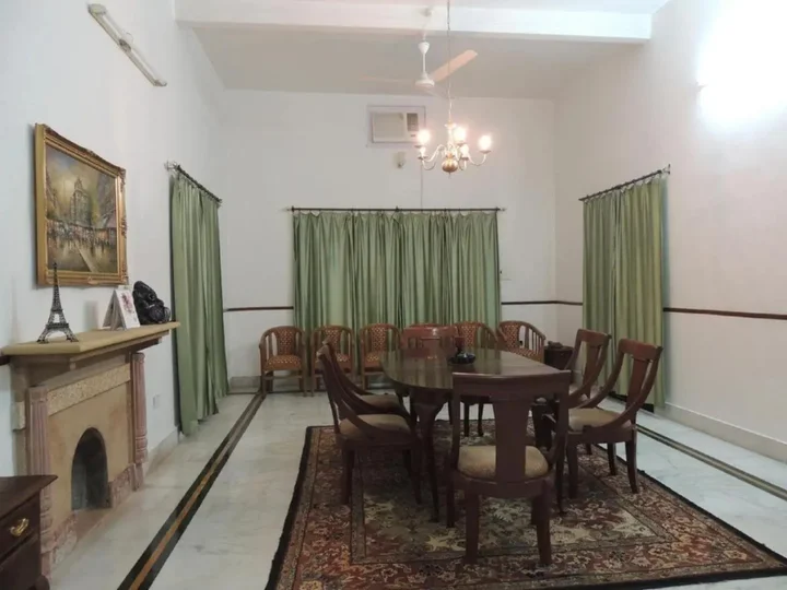 Праяградж: Kunjpur Guest House