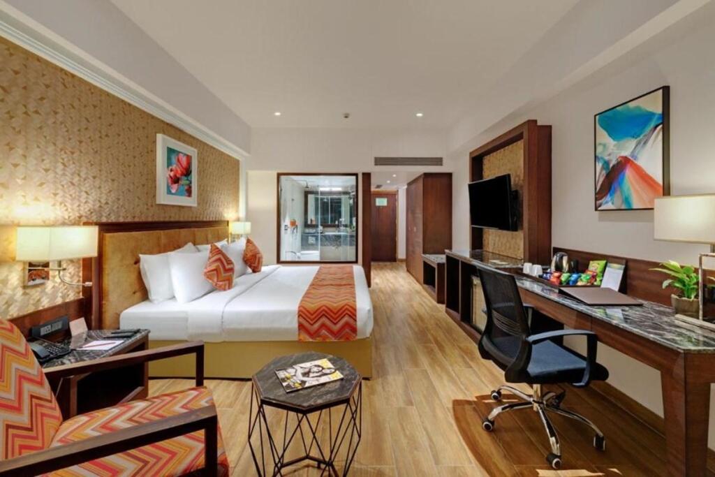 Сатара: The Fern Residency Satara