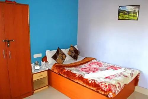 Пеллинг: The Red Mud Chalet