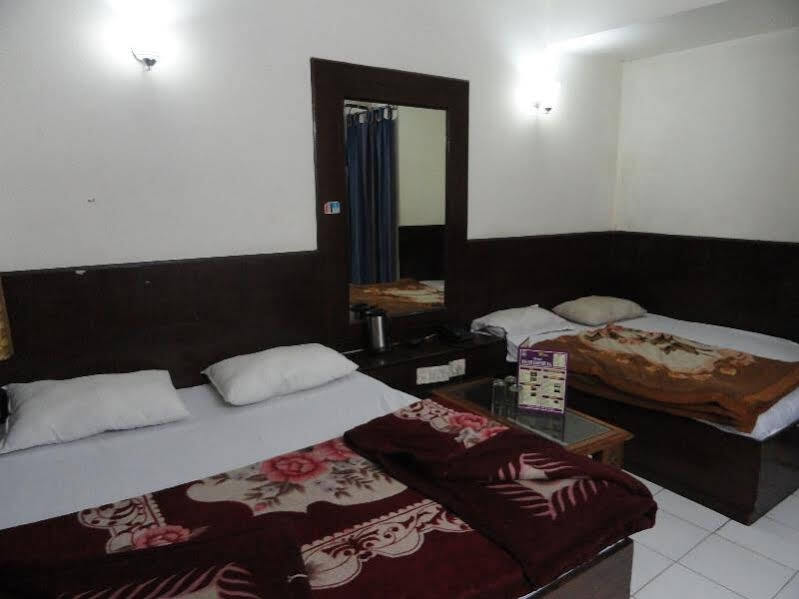 Нью-Дели: Hotel Delhi Empire dx