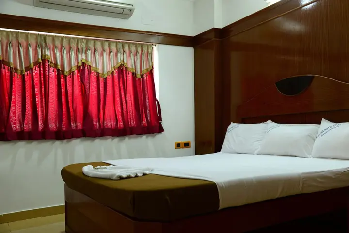 Eraniel: Tri Sea Hotel