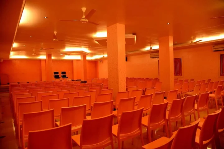 Eraniel: Tri Sea Hotel