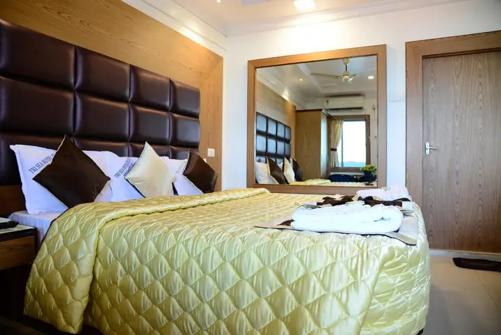 Eraniel: Tri Sea Hotel