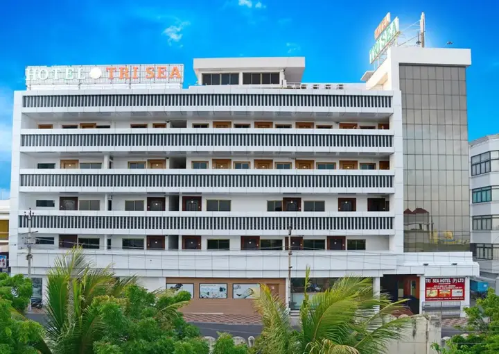 Eraniel: Tri Sea Hotel