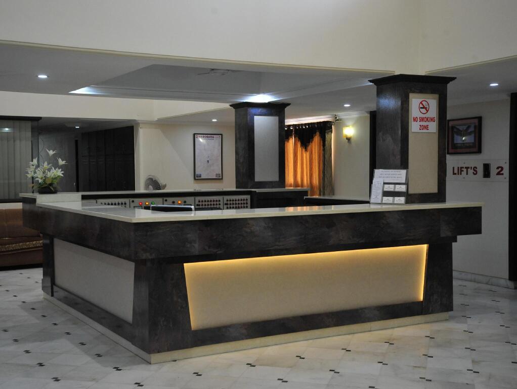 Вадодара: Hotel Alpha