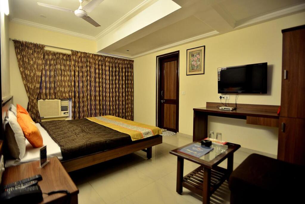 Вадодара: Hotel Alpha