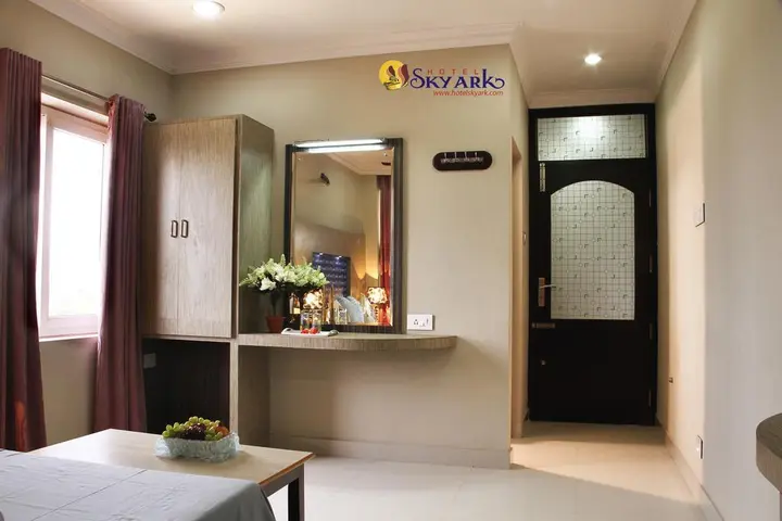 Eraniel: Hotel Skyark