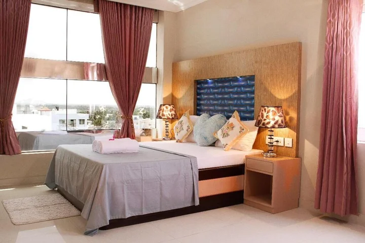 Eraniel: Hotel Skyark