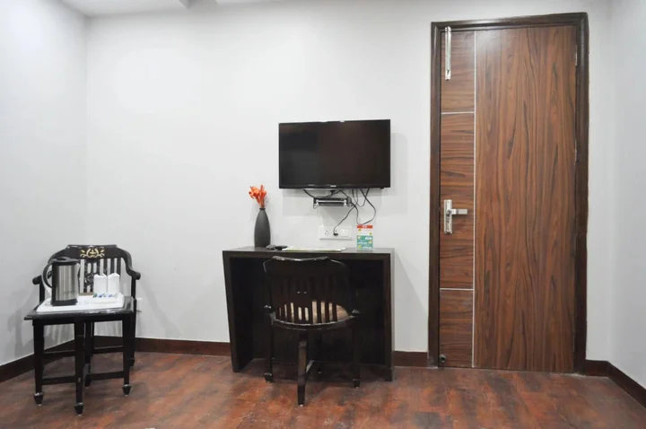 Нью-Дели: FabHotel Sehej continental