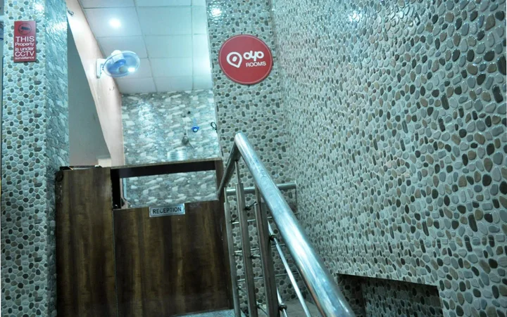 Нью-Дели: FabHotel Sehej continental