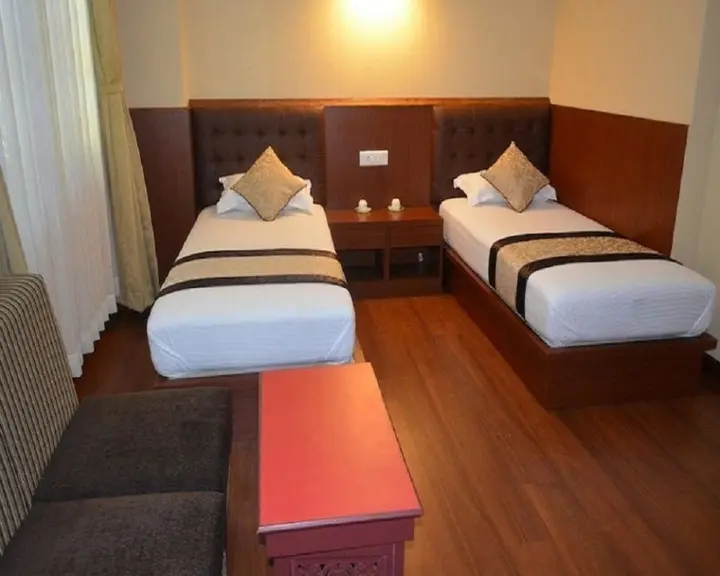 Пеллинг: Juniper Residency