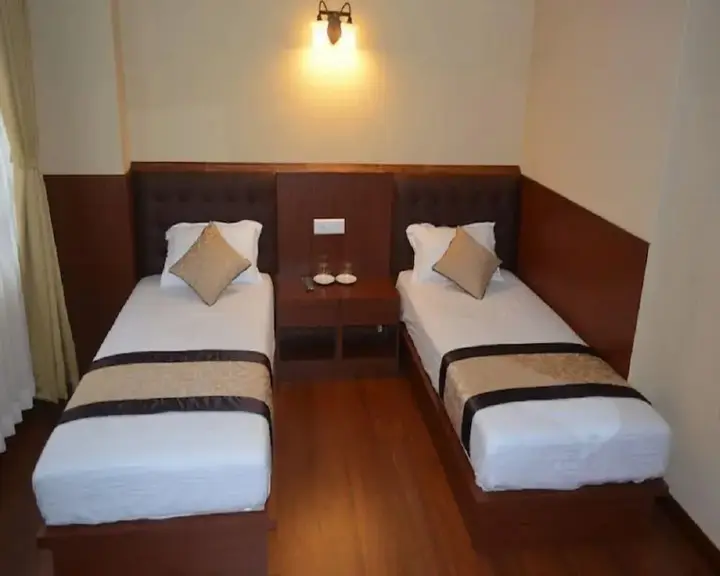 Пеллинг: Juniper Residency