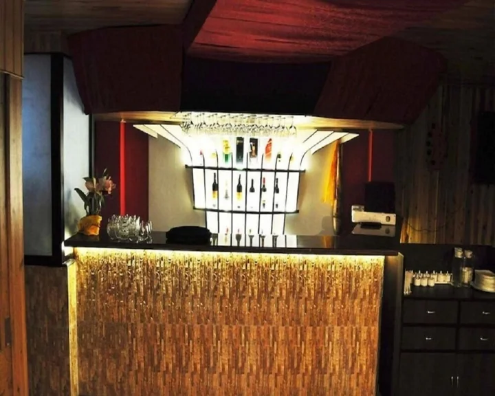 Пеллинг: Juniper Residency