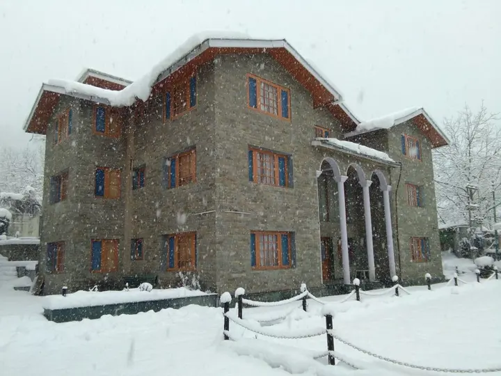Пахалгам: Hotel Abshar