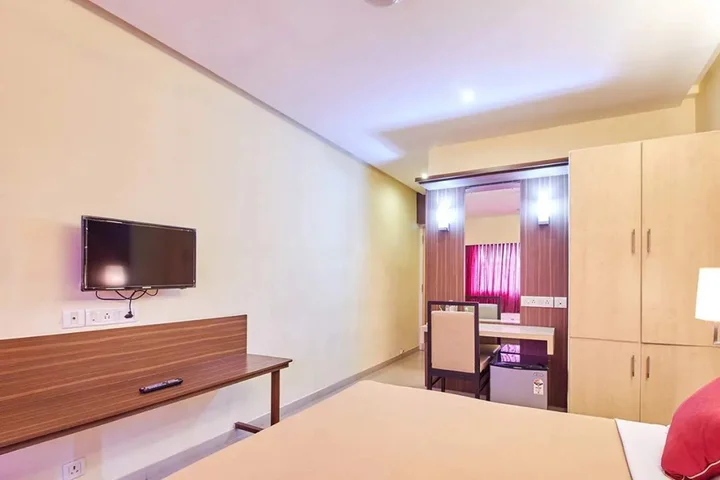 Мангалур: Ayush International Hotel