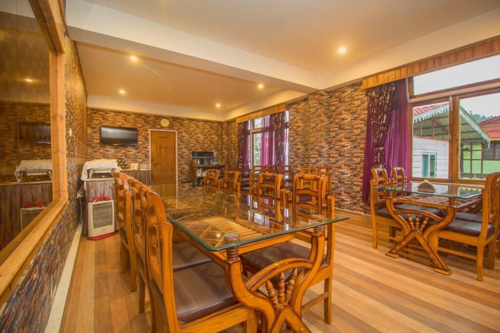 Пеллинг: Alpine Village Resort