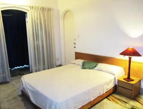 Бангалор: StayWithUs MG Road