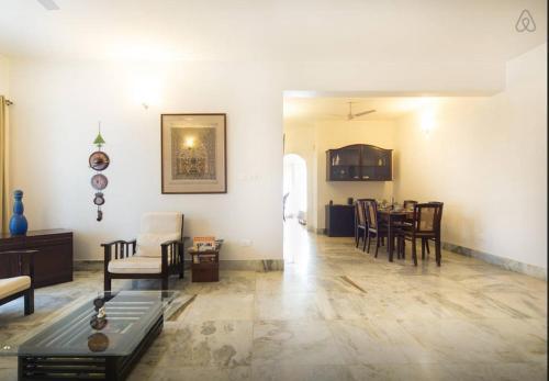 Бангалор: StayWithUs MG Road