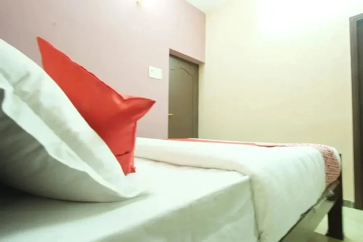Катра: Satyam Hotel