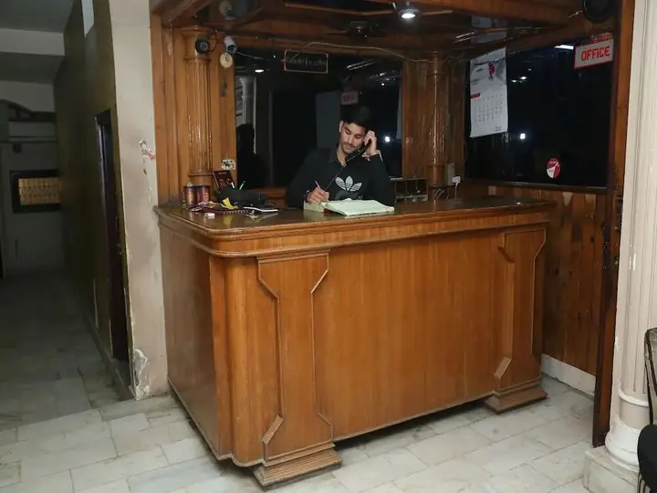 Катра: Satyam Hotel
